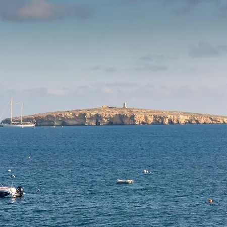 Sea View In St Paul's Bay, Just 260 Metres From The Sea 公寓 *